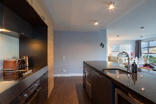 Mantra 2 | Lakeside Walking Track|Free Parking Vacation rental in Queenstown