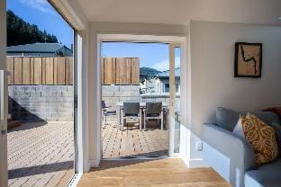 Ruru Retreat |Free Parking|Hot Tub|Walk To Town Vacation rental in Queenstown