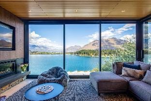 Lakehouse 1|Free Parking |Walk To Town|Fire Place Villa in Queenstown