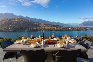 Aurora Lodge|Gas Fire Place |Hot Tub|BBQ Villa in Queenstown