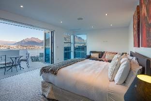 Aurora Lodge|Gas Fire Place |Hot Tub|BBQ Villa in Queenstown
