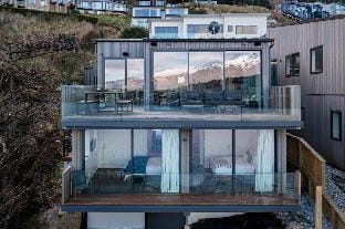 Toroa Chalet |Hot Tub |Gas Fire|BBQ|Free Parking Villa in Queenstown