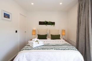 Hillside Villa 4|Walk To Town|AC |Free Parking Vacation rental in Queenstown