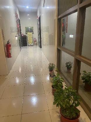 s舒適電梯樓中樓/河堤公園、夜市/(樓下鐵床)(樓上木地板泡棉床) Vacation rental in Taipei City