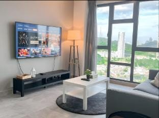 Cozy 3BR [2-8pax] 65"TV near MidValley/Pavilion 2 Apartment in Federal Territory of Kuala Lumpur