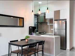 Cozy 3BR [2-8pax] 65"TV near MidValley/Pavilion 2 Apartment in Federal Territory of Kuala Lumpur