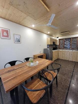 Oak Nest by Devlok Villas Villa in Uttarakhand