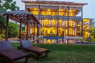 South Point Ocean - 8 bedroom Luxury Beach Villa Villa in Ahangama