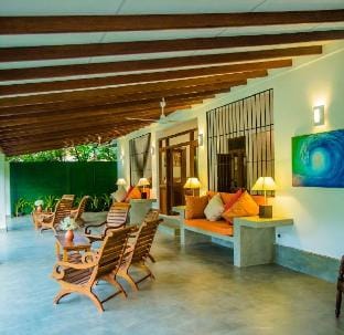 South Point Surf House - 5 Bedroom (Sleeps 14) Vacation rental in Ahangama
