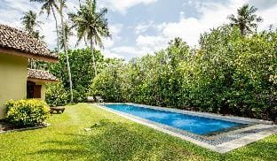 The Chalet - 2 Bedroom Whole Villa (Sleeps 4 to 6) Villa in Ahangama