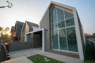Kanchanaburi modern home Vacation rental in Thailand