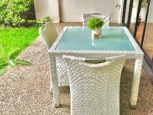 Adorable 3 Br townhouse with wifi & parking Villa in Sydney