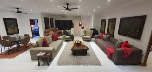 Luxury Guesthouse Co @ RiverHouse Vacation rental in South Africa