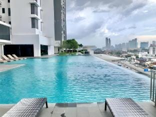 1 Tebrau Residence by Portofino Luxury Home Apartment in Johor Bahru