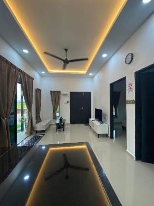 Homestay Bayu Padi Sekinchan - Villa A Villa in Selangor, Malaysia