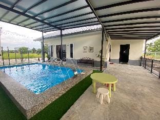 Homestay Bayu Padi Sekinchan - Villa A Villa in Selangor, Malaysia