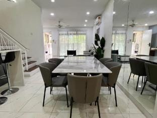 Austin Gather 10pax KTV BBQ Vacation rental in Johor Bahru