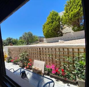 Casa Terra  is near hillside area, airport & beach Apartment in Kremasti