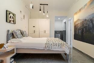 Cute panda themed room, perfect for family travel Apartment in Chengdu