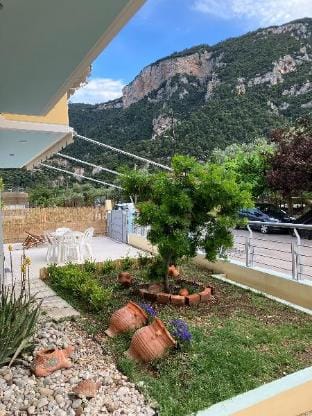 Kamena Home Apartment in Kamena Vourla Apartment in Peloponnese, Western Greece and the Ionian