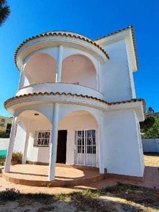 Sunny ocean view house walking distance from beach Vacation rental in La Janda