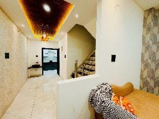 Home Escape Azure 3BHK Bunglow, Nr Apollo DB City Vacation rental in India