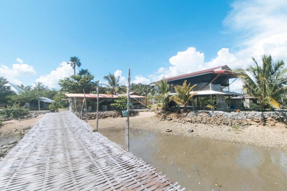 Riannes Beach Resort by RedDoorz Hotel in Iloilo City