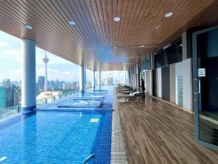 The Colony KLCC Infinity Pool | 双子塔KLCC豪华泳池景观套房 Apartment in Federal Territory of Kuala Lumpur
