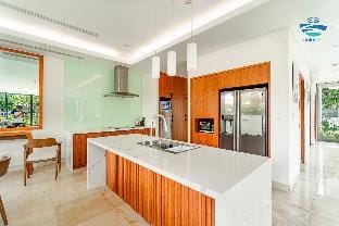 Villa near Lake 4BR The Ocean Villas Resort Villa in Hoa Hai