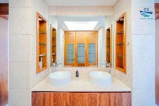 Villa near Lake 4BR The Ocean Villas Resort Villa in Hoa Hai