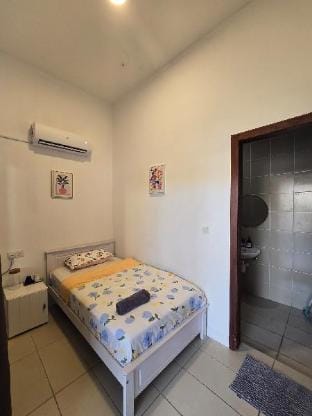 Barnett Georgetown Near Island Hospital (Room 1) Vacation rental in George Town
