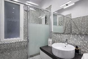 Art and Comfort near Lomellini Street by Wonderful Italy Apartment in Genoa