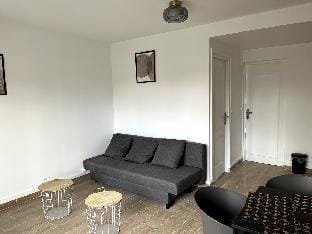 35 m2  CDG  Stade France Bourget  Villepinte Apartment in Île-de-France