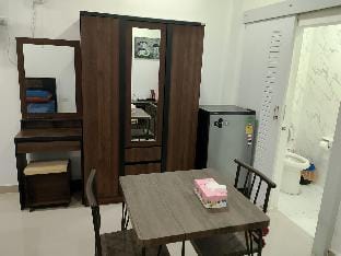 Marsiri Apartment Comfortable Room Near Big C Ubon Apartment in Laos