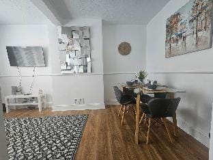 Stylish St Albans City Appt - sleeps upto 6 people Vacation rental in St Albans