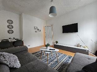 Stylish 2 Bed Flat-Harry Potter/Leavesden Studios Vacation rental in Watford