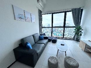 New in Town Area@ Urban Suites Apartment in George Town