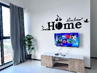 New in Town Area@ Urban Suites Apartment in George Town
