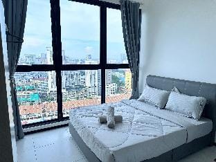 New in Town Area@ Urban Suites Apartment in George Town
