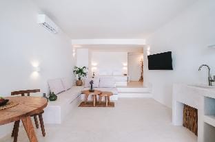 Akrorama private villas and suites Apartment in Santorini