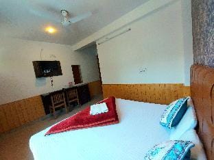 The Shalangco Villa Deluxe Room with Balcony Villa in Himachal Pradesh