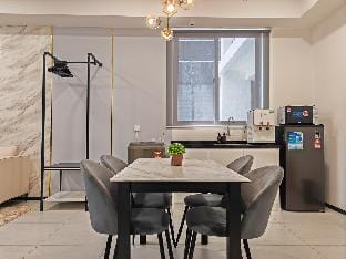 Modern Elegance | Urban Suites by Ocean Luxe Apartment in George Town