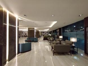 Maru Suite Coast 35F; Romantic Bay View Suite Apartment in Pasay