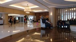 Maru Suite Shell 8F; Beautiful Pool View, Netflix Apartment in Pasay
