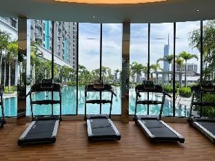 3R3B KLCity CentreView (Balcony) - 8 pax Apartment in Federal Territory of Kuala Lumpur