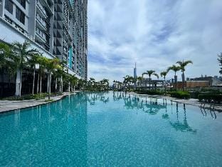 3R3B KLCity CentreView (Balcony) - 8 pax Apartment in Federal Territory of Kuala Lumpur