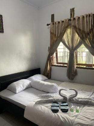 Griya Indah Homestay Vacation rental in East Java