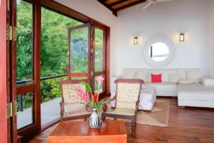 South Point Cottage - Whole Villa 3 Bedroom (Sleeps 6) Villa in Ahangama