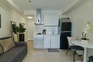 AZURE URBAN SERENITY 3 BY ORENDA Vacation rental in Paranaque