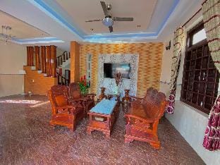Homestay Cô Ba  Villa in Bình Thuận Province